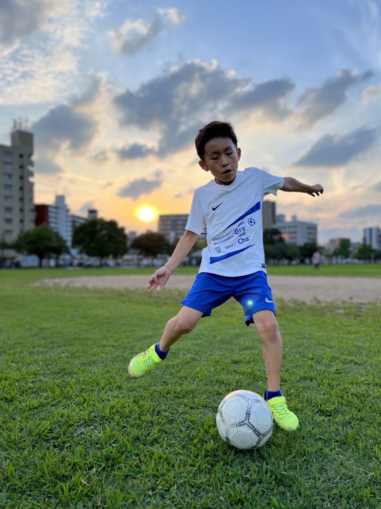 サッカーが初めてでも大丈夫！北九州・大阪の子ども運動教室「グラッチャ」で冬も元気に体力アップ！